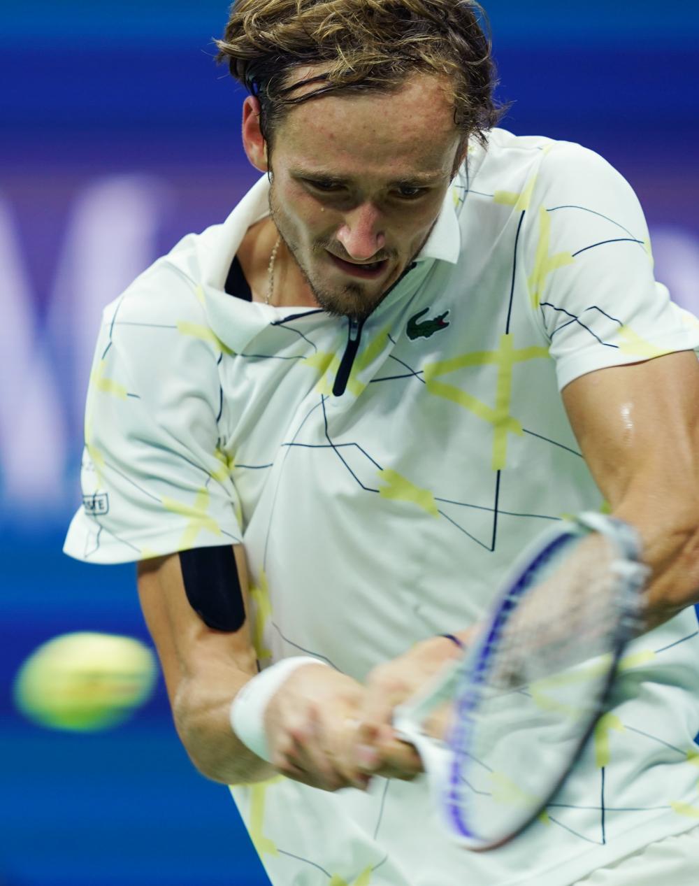 展现出极强 展现出极强