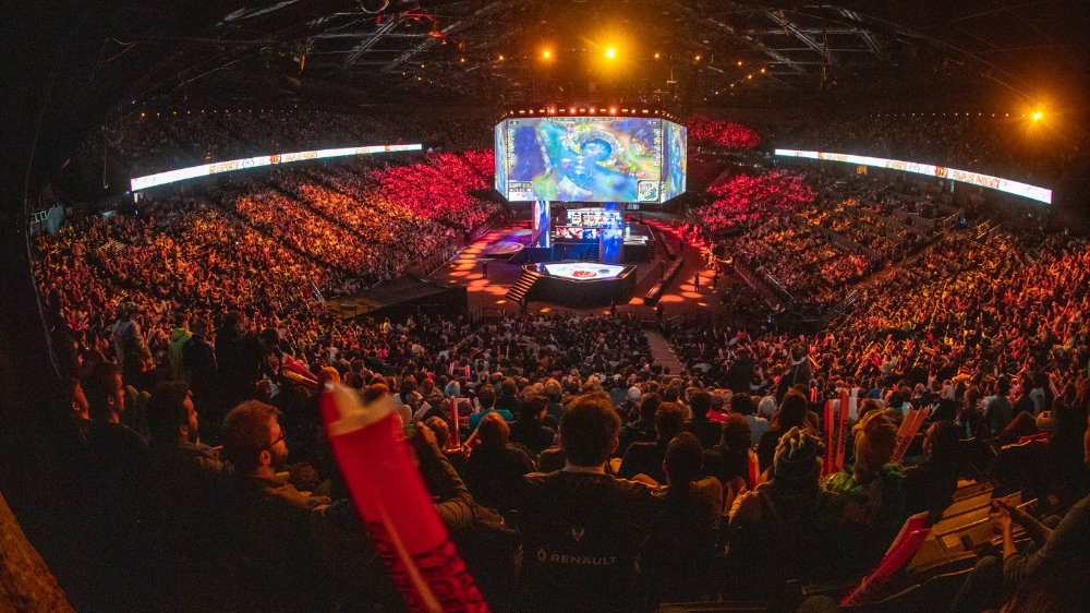 高居榜首 高居榜首