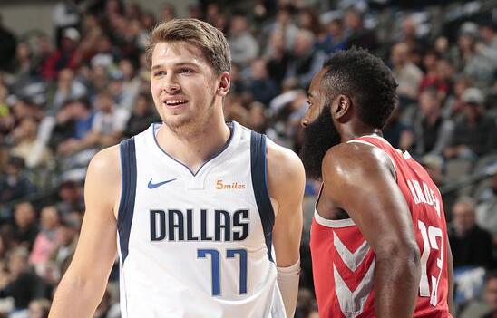 友聚餐频繁 友聚餐频繁