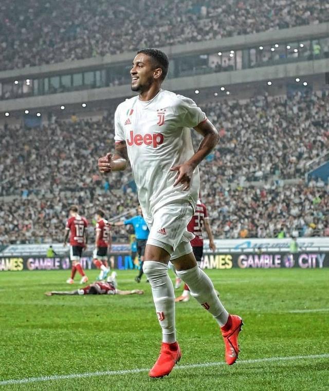 由主力中锋 由主力中锋